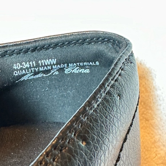 Easy Street Purpose Flats Size 11WW - Picture 7 of 9